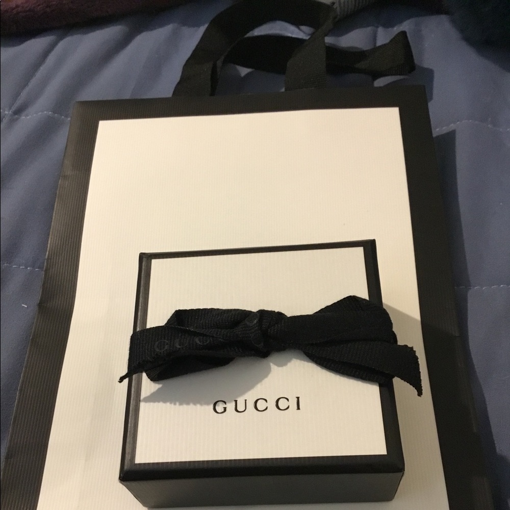 Authentic Gucci Small Jewelry Box & Ribbon - Picture 1 of 9